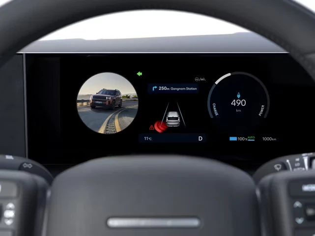 Hyundai Santafe Interior 2024 PHEV Shot 16 TFT Cluster BVM Edit 4X3