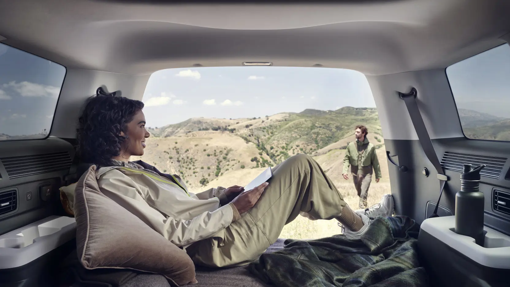 Hyundai Santafe Interior 2023 LS 01